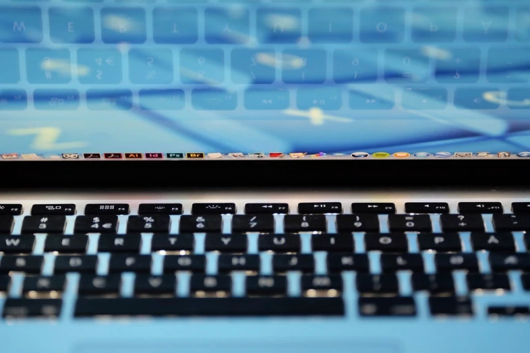 Quand l’IA explore vos fichiers Mac sans permission