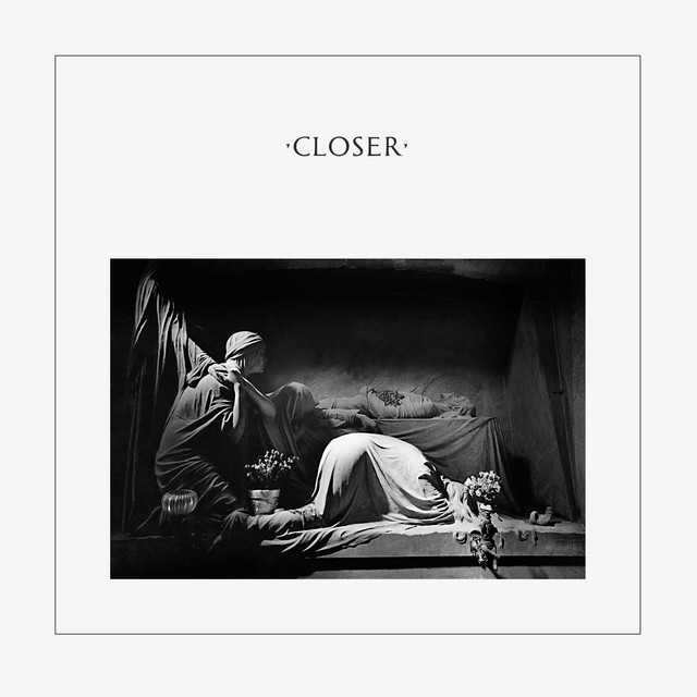 Closer de Joy Division : chef-d’œuvre sombre du post-punk et post-rock